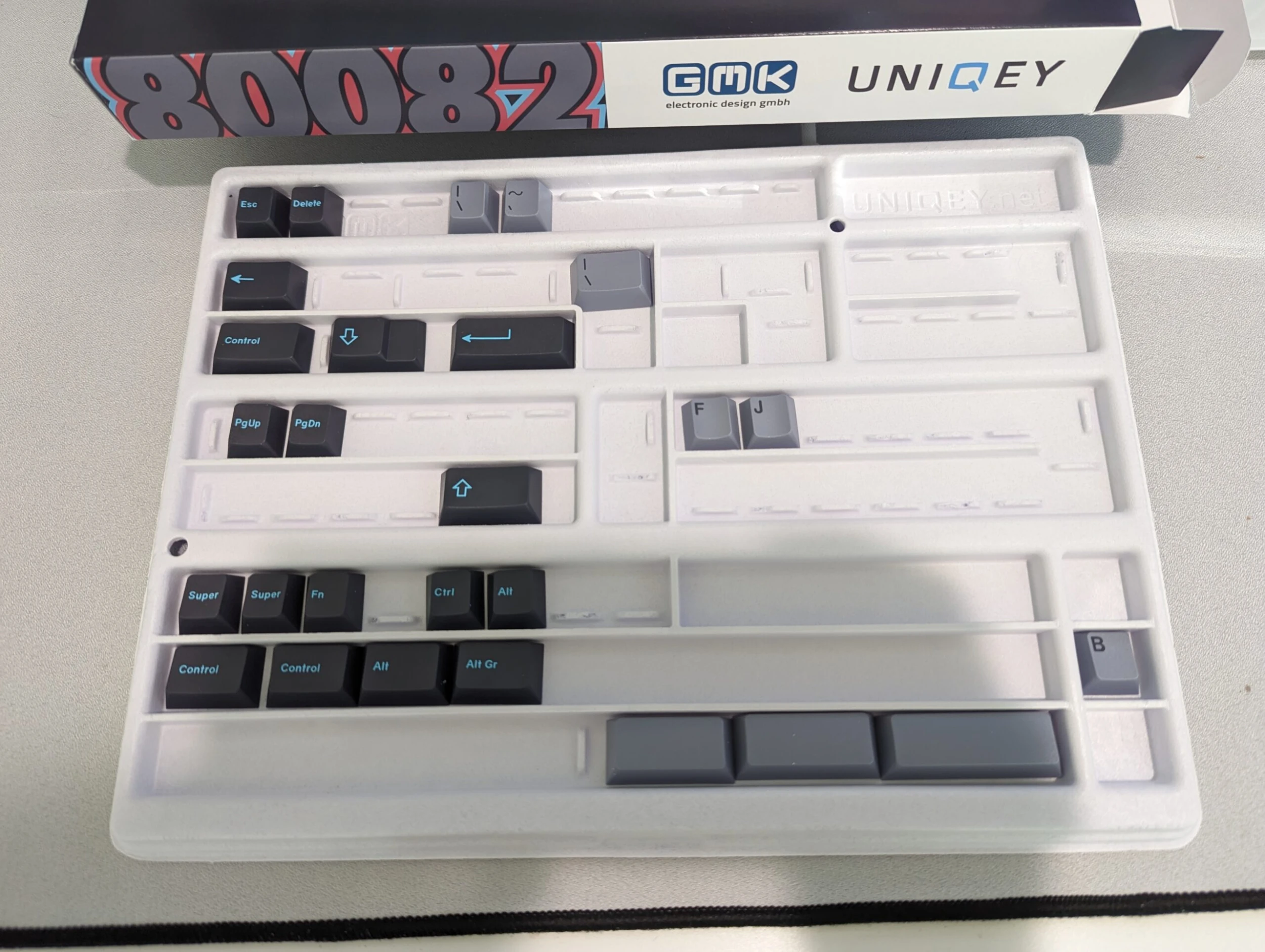 None GMK 80082 BLOO Base Kit + Spacebar Kit + Modern Icon Mods Kit - Image 5