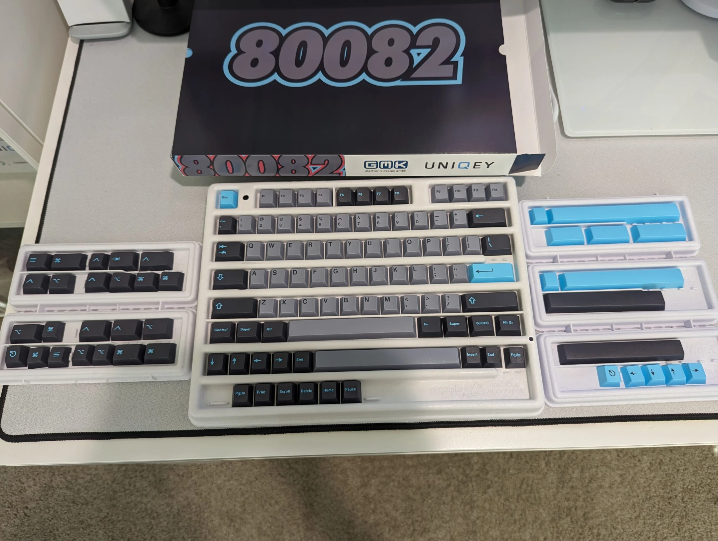 None GMK 80082 BLOO Base Kit + Spacebar Kit + Modern Icon Mods Kit